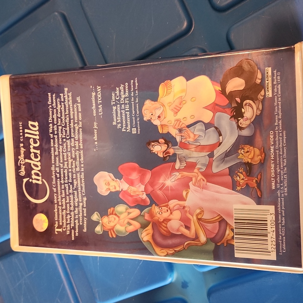 Walt Disney's Classic Cinderella VHS - Picture 2 of 4